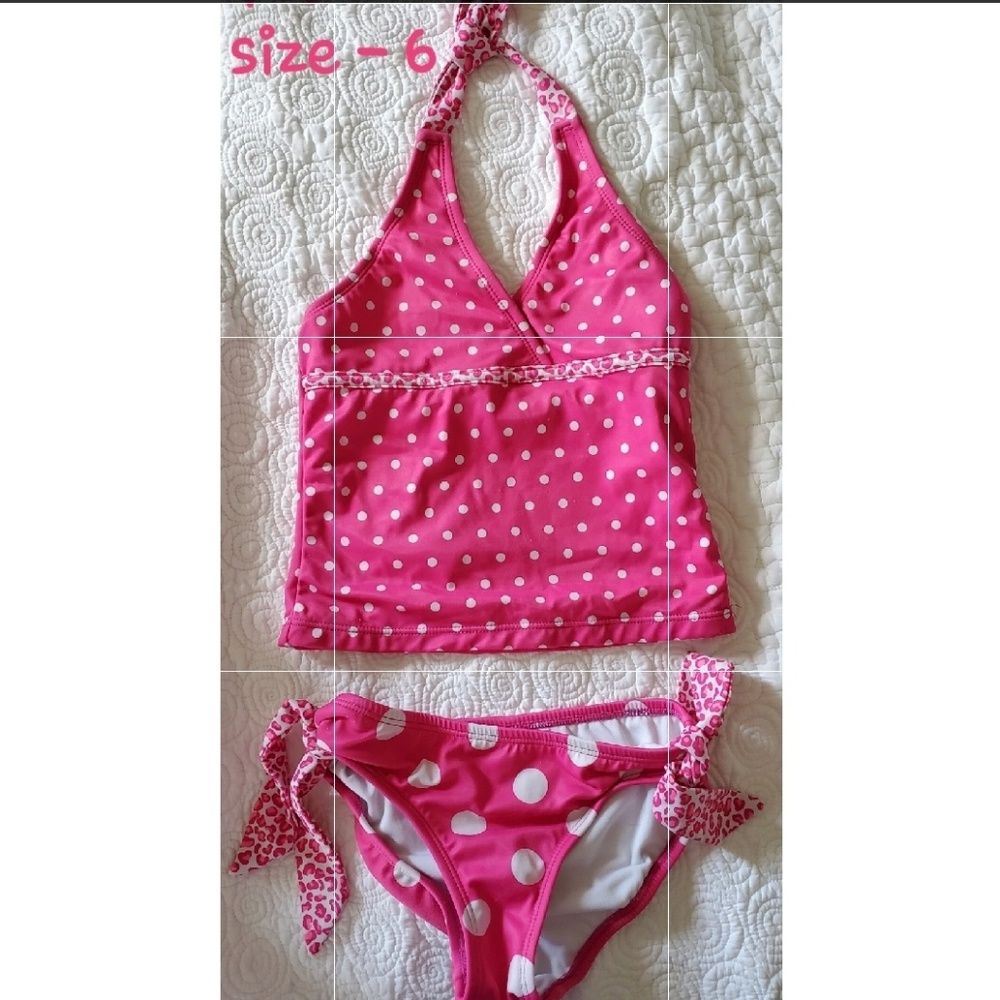 Girl swimwear